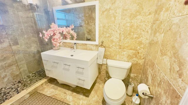 329 SE 3rd St 502S, Hallandale Beach, FL 33009