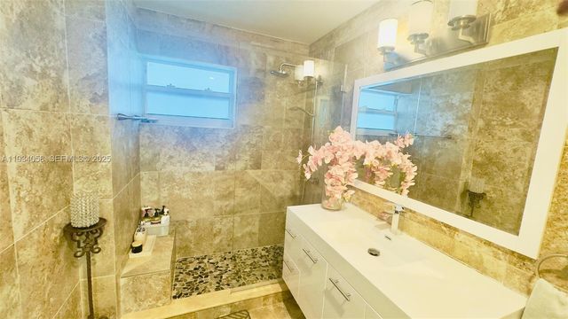 329 SE 3rd St 502S, Hallandale Beach, FL 33009