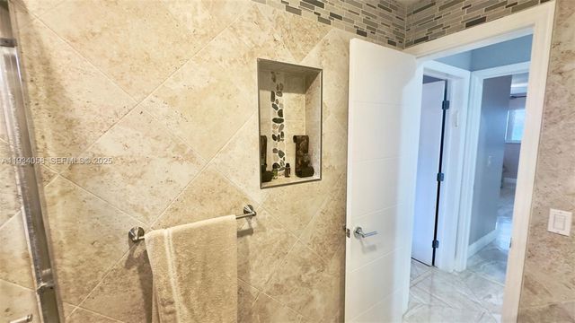 329 SE 3rd St 502S, Hallandale Beach, FL 33009