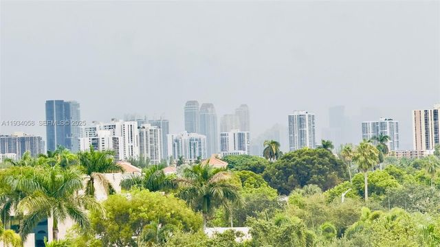 329 SE 3rd St 502S, Hallandale Beach, FL 33009