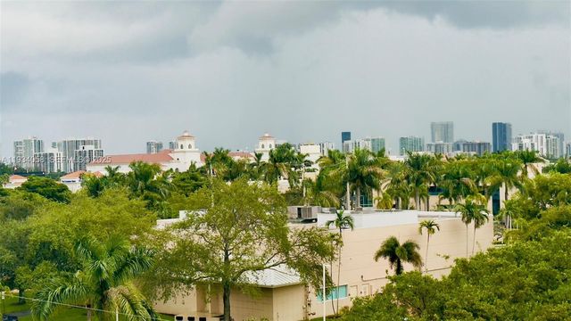 329 SE 3rd St 502S, Hallandale Beach, FL 33009