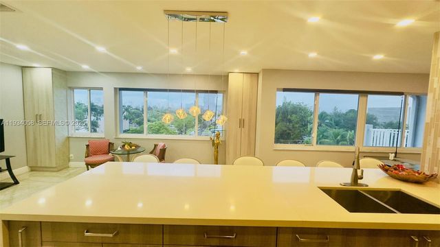 329 SE 3rd St 502S, Hallandale Beach, FL 33009