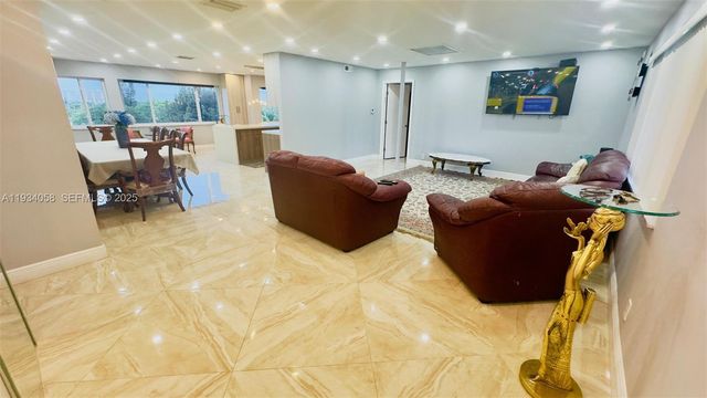 329 SE 3rd St 502S, Hallandale Beach, FL 33009