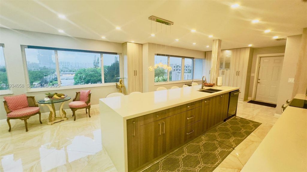 329 SE 3rd St 502S, Hallandale Beach, FL 33009