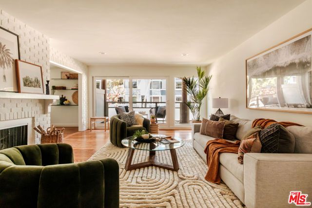 4350 Via Dolce 107, Los Angeles, CA 90292