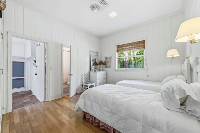 110 Merrain Road, Palm Beach, FL 33480