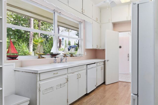 110 Merrain Road, Palm Beach, FL 33480