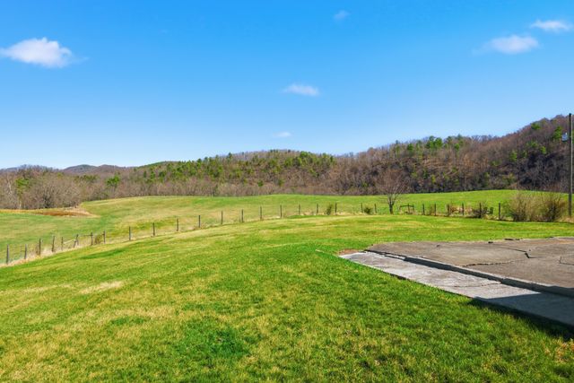 6458 Piney Woods RD, Riner, VA 24149