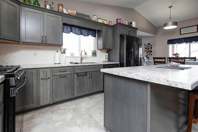 1544 Talking Rocks Road, Branson West, MO 65737