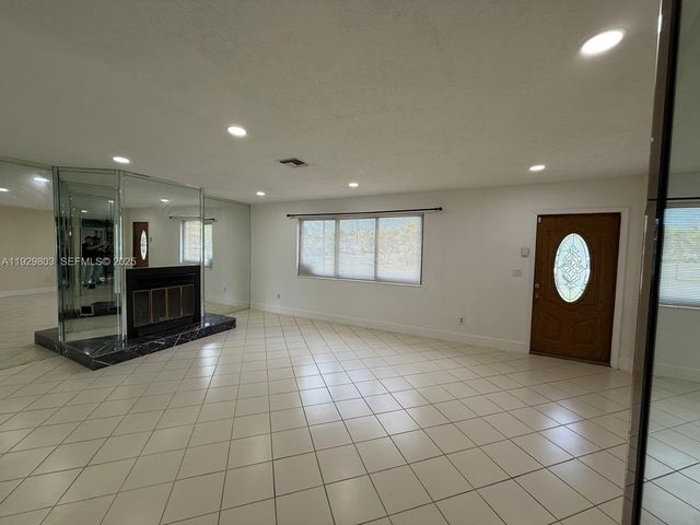 1270 North Dr, Miami, FL 33179