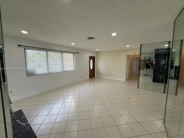 1270 North Dr, Miami, FL 33179