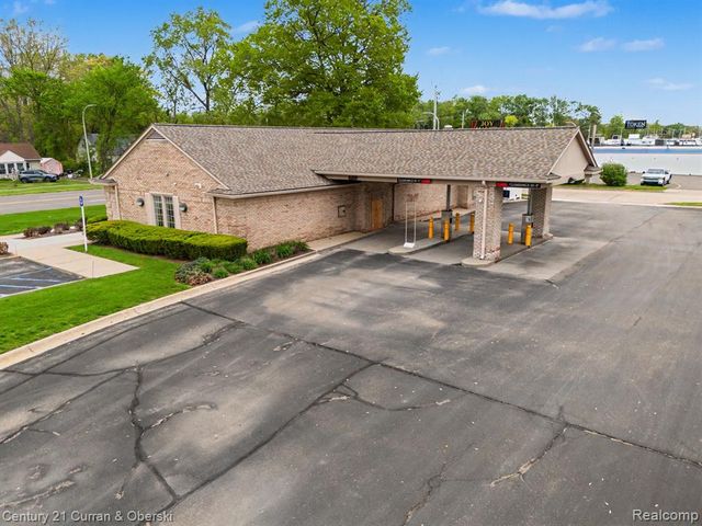 29049 Joy Road, Westland, MI 48185