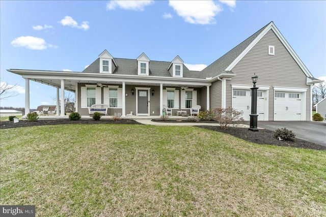 2 ALBRIGHT WAY, Quarryville, PA 17566