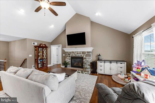 2 ALBRIGHT WAY, Quarryville, PA 17566