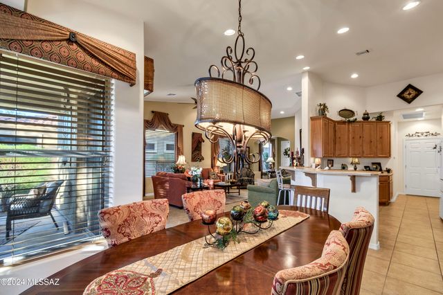 716 W Shadow Wood Street, Green Valley, AZ 85614