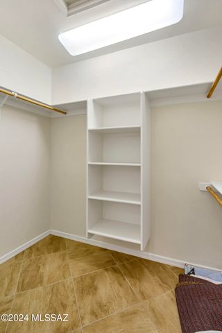 716 W Shadow Wood Street, Green Valley, AZ 85614