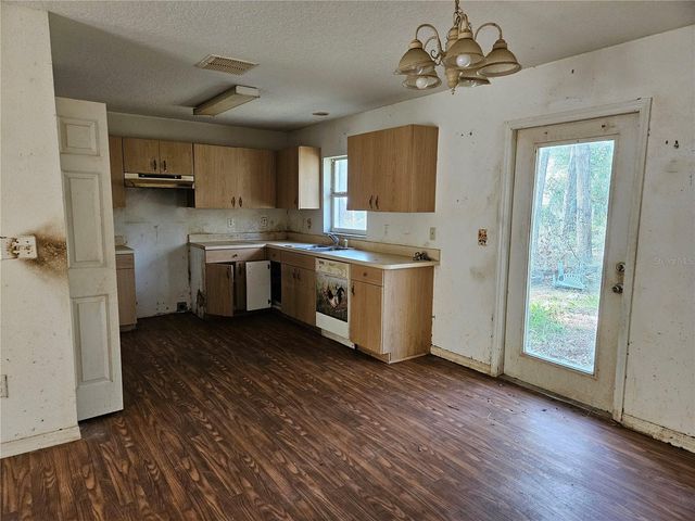 5870 SE 158TH COURT, Ocklawaha, FL 32179