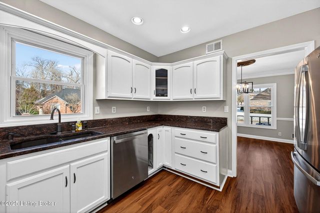 12600 Blackthorn Trace, Louisville, KY 40299