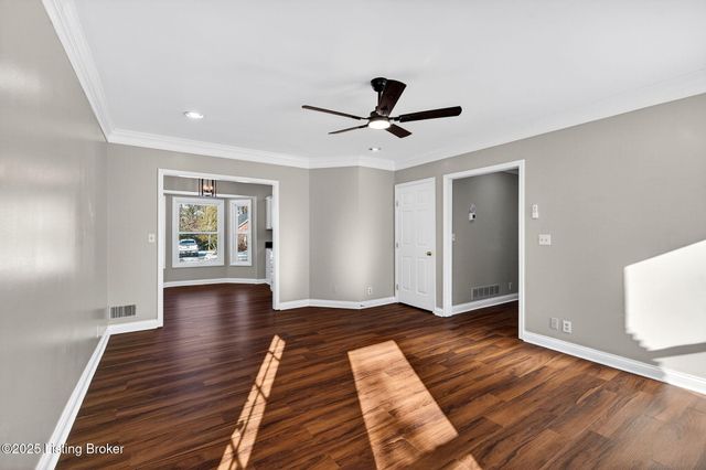 12600 Blackthorn Trace, Louisville, KY 40299