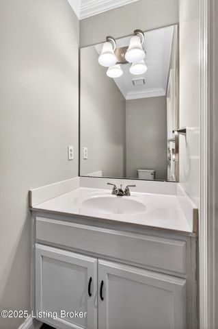 12600 Blackthorn Trace, Louisville, KY 40299