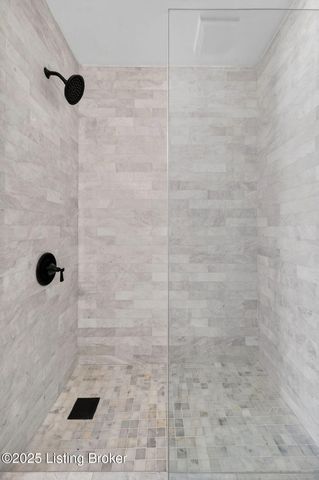 12600 Blackthorn Trace, Louisville, KY 40299