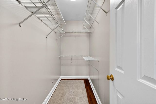 12600 Blackthorn Trace, Louisville, KY 40299