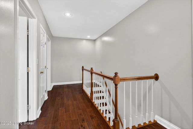 12600 Blackthorn Trace, Louisville, KY 40299