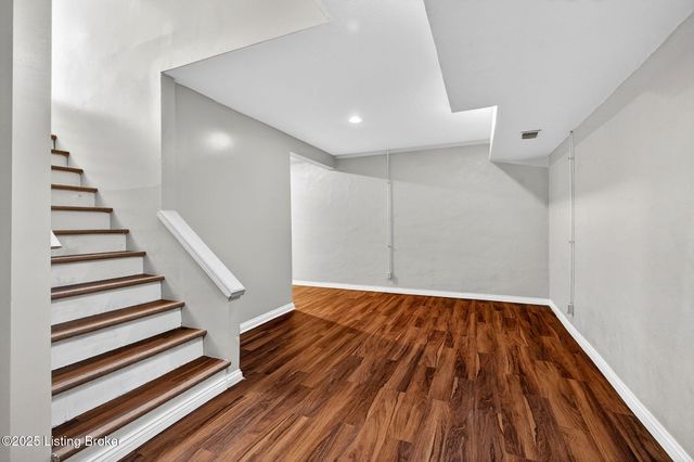 12600 Blackthorn Trace, Louisville, KY 40299