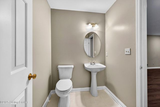 12600 Blackthorn Trace, Louisville, KY 40299