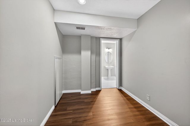 12600 Blackthorn Trace, Louisville, KY 40299