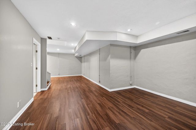 12600 Blackthorn Trace, Louisville, KY 40299