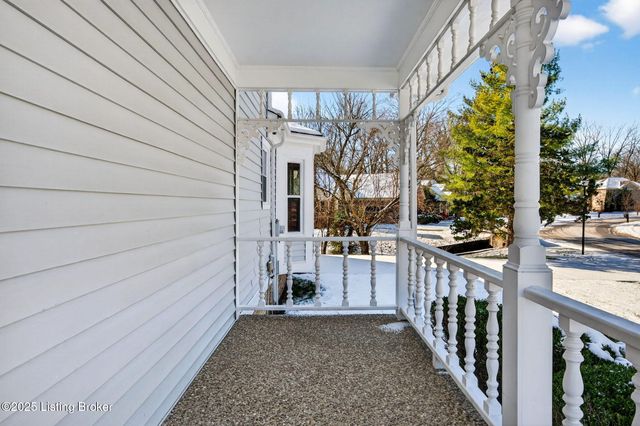 12600 Blackthorn Trace, Louisville, KY 40299