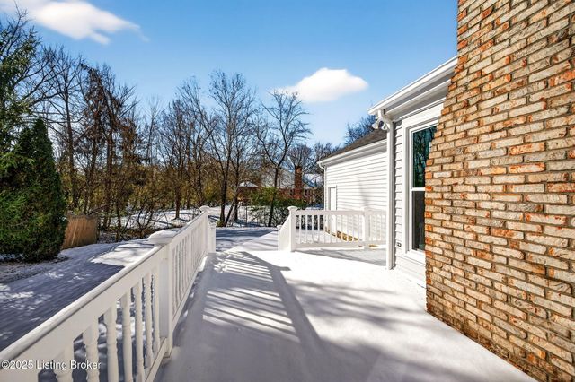 12600 Blackthorn Trace, Louisville, KY 40299