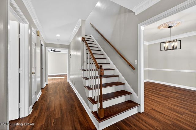 12600 Blackthorn Trace, Louisville, KY 40299