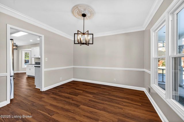 12600 Blackthorn Trace, Louisville, KY 40299