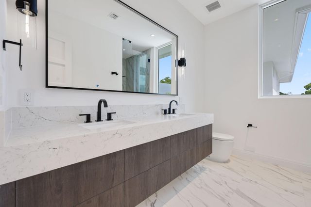 320 Grove Place, Delray Beach, FL 33444