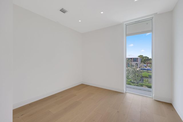 320 Grove Place, Delray Beach, FL 33444