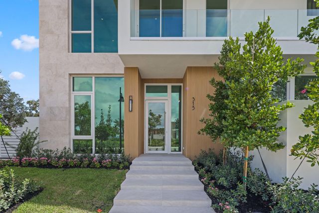 320 Grove Place, Delray Beach, FL 33444