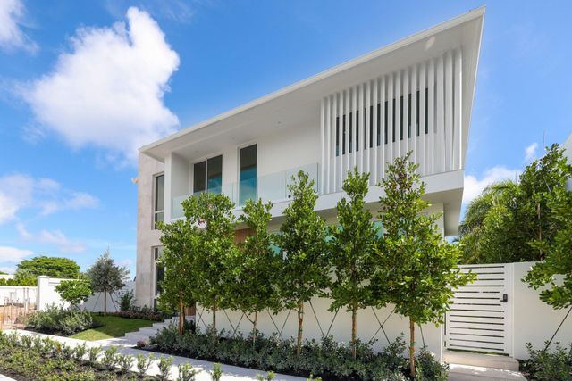 320 Grove Place, Delray Beach, FL 33444