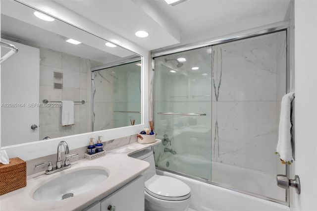 199 Ocean Lane Drive 310, Key Biscayne, FL 33149