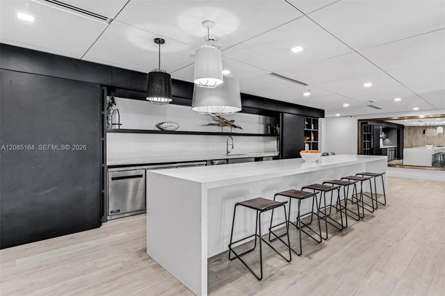 199 Ocean Lane Drive 310, Key Biscayne, FL 33149