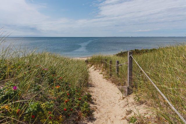 55 Summersea Road, Mashpee, MA 02649