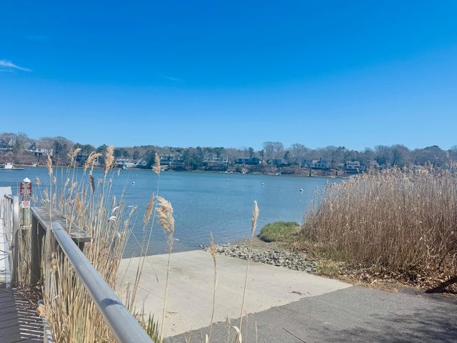 55 Summersea Road, Mashpee, MA 02649