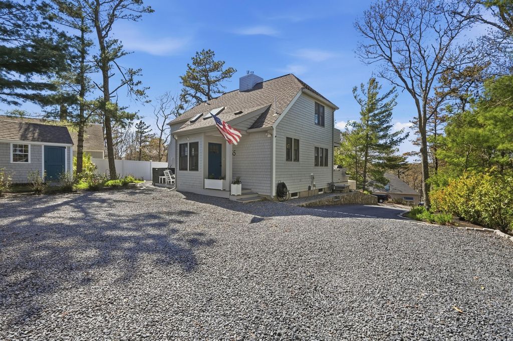 55 Summersea Road, Mashpee, MA 02649