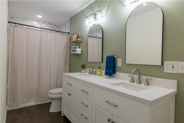 1839 S 11th Place, Rogers, AR 72756