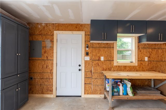 1839 S 11th Place, Rogers, AR 72756