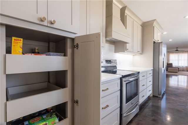 1839 S 11th Place, Rogers, AR 72756