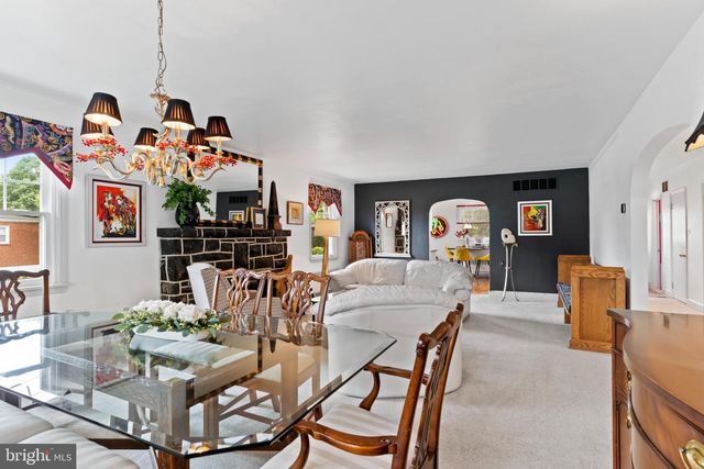 6 S 34TH ST, Camp Hill, PA 17011