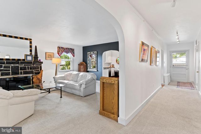 6 S 34TH ST, Camp Hill, PA 17011