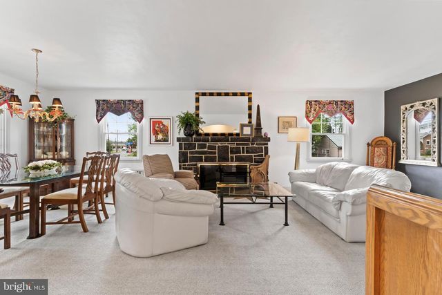 6 S 34TH ST, Camp Hill, PA 17011